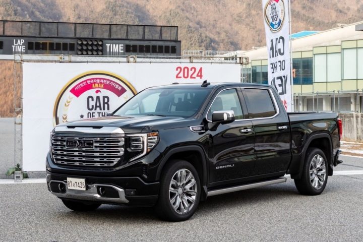 The GMC Sierra won the Pickup Truck of the year Award in Korea.