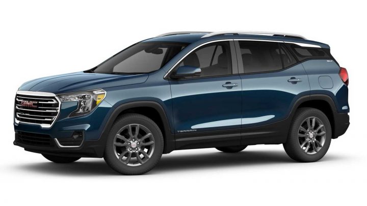Side view of the 2024 GMC Terrain.