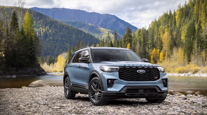 Refreshed 2025 Ford Explorer Debuts As Chevy Traverse Rival