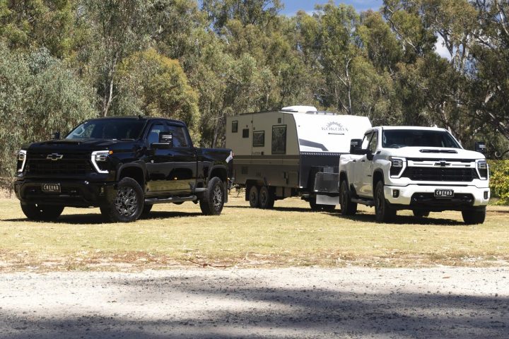 Image of two 2024 Chevy Silverado 2500 HD units for the Australia and New Zealand markets.