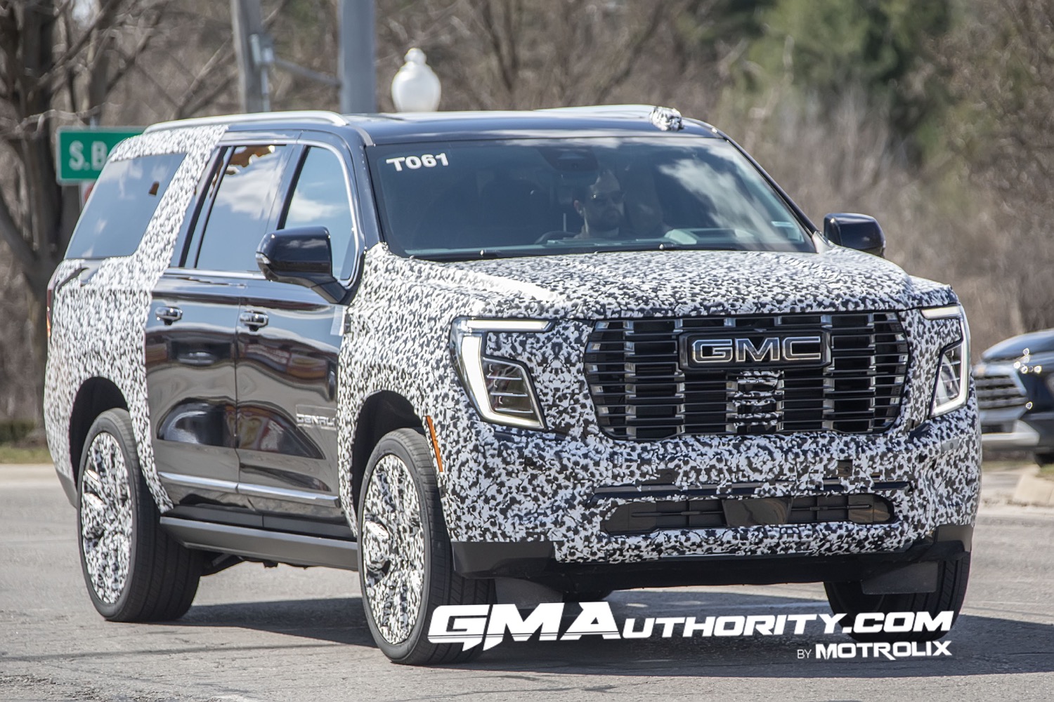 2025 GMC Yukon XL Denali Ultimate Prototype Spy Shots Little Camo