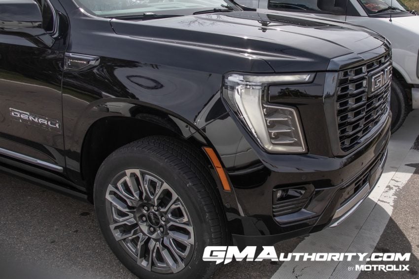 Refreshed 2025 GMC Yukon Denali Ultimate In Onyx Black: Photos