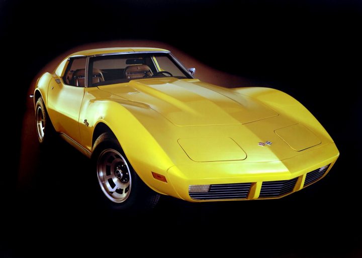 1973 Chevrolet Corvette Coupe Stingray C3 front three quarters