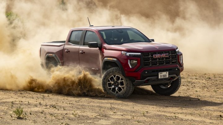 Side view of the GM GMC Canyon pickup. 