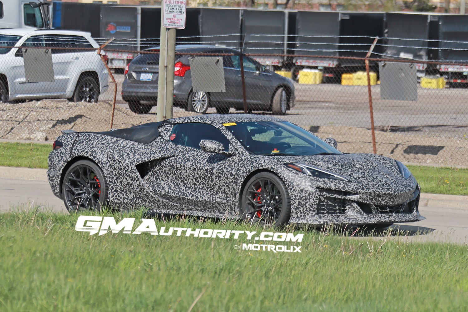 25 Corvette ZR1 Convertible Prototype Spied For First Time