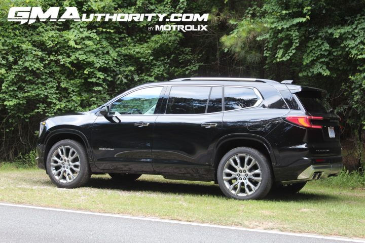 Side view of the 2025 GMC Acadia generation.