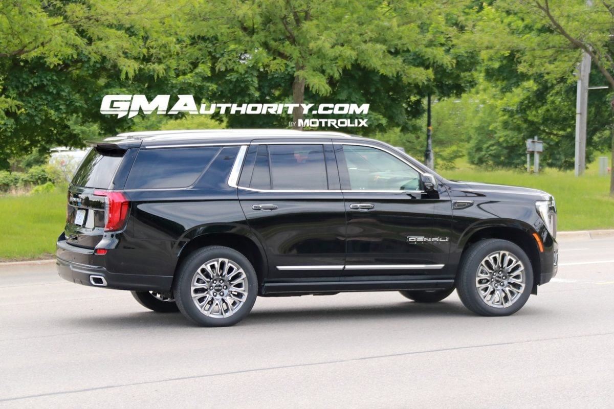 Better Look At 2025 GMC Yukon Denali Ultimate In Black: Photos