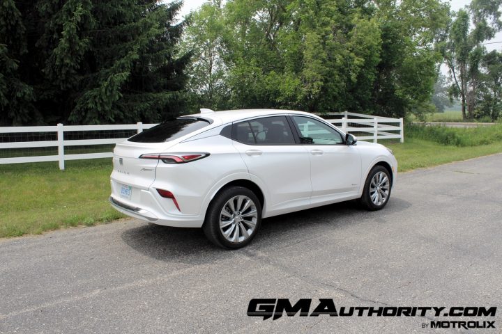 Rear-three-quarter view of 2024 Buick Envista Avenir.