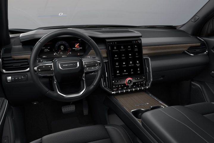 Cockpit view of the 2025 GMC Acadia. 