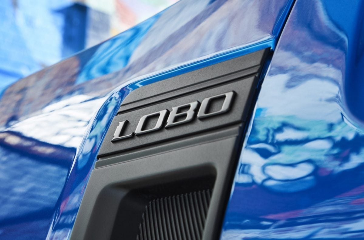 2025 Ford Maverick Lobo – Press Photos – Exterior 010 – Lobo badge on ...