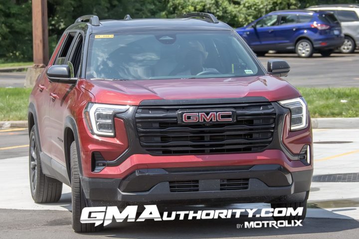 The front end of the 2025 GMC Terrain Black Edition.
