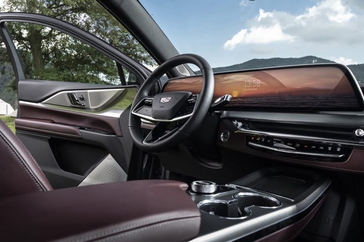 2025 Cadillac XT5 interior