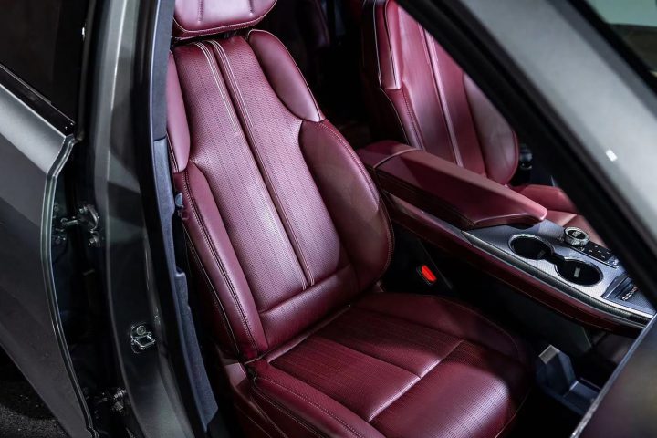 The interior of the second-generation Cadillac XT5.