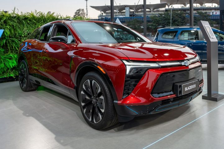 The front three quarters view of the Chevy Blazer EV.