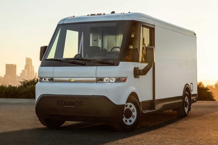 Front three-quarters view of the 2025 Chevy BrightDrop 600 all-electric van.