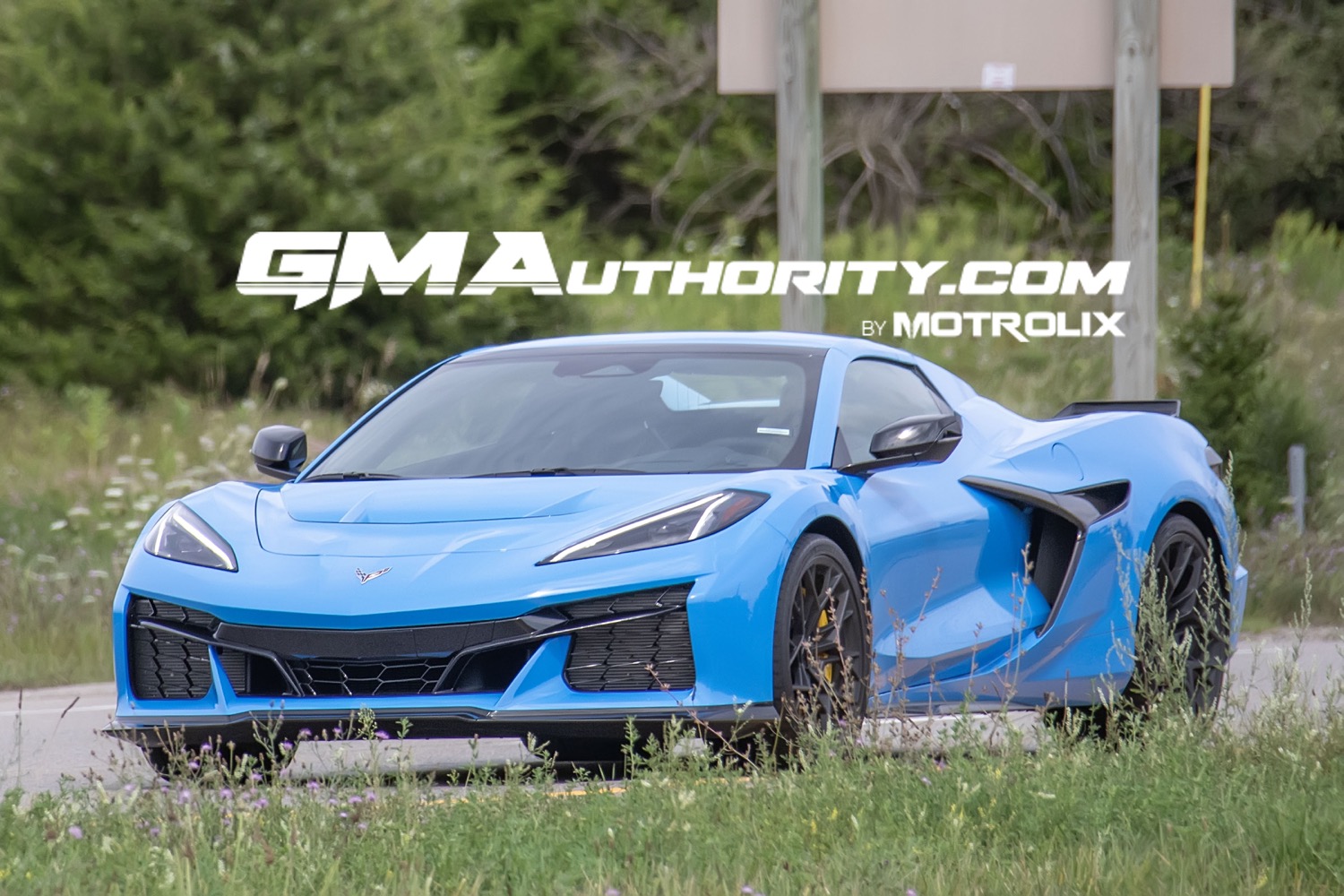 2025 Chevrolet Corvette C8 ZR1 Convertible Rapid Blue GMO Prototype Spy Shots August 2024