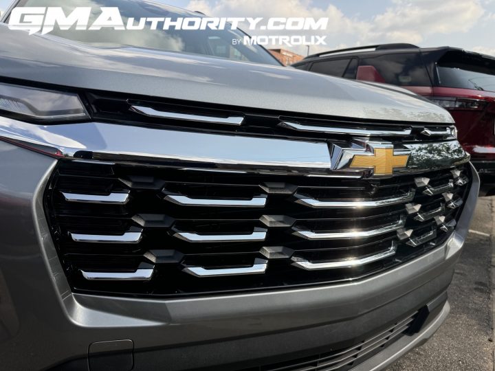 The front end of the 2025 Chevy Equinox.