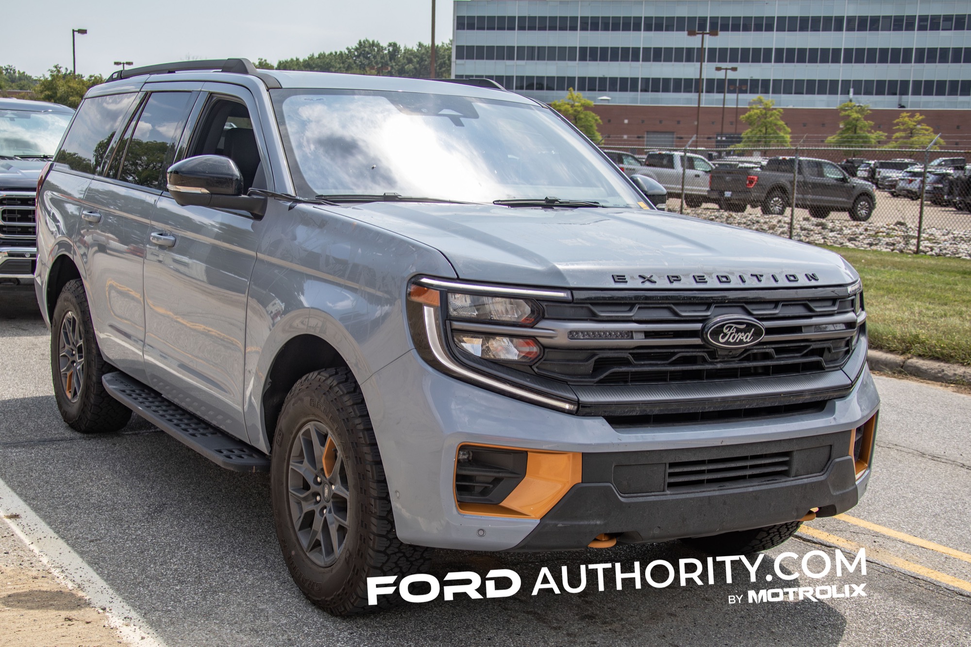 2025 Ford Expedition Tremor Prototype Spy Shots No Camo