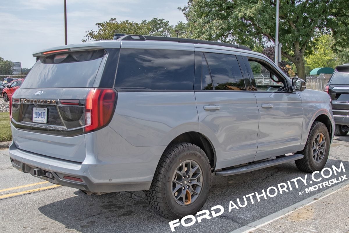Chevy Tahoe Z71 Rival 2025 Ford Expedition Tremor Photos