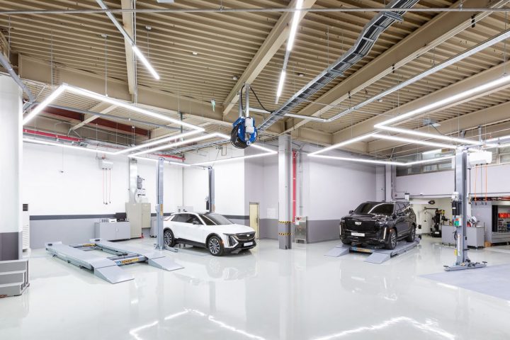 Interior work bay view of the Cadillac Suwon Service Center in South Korea.