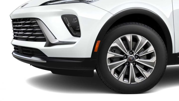 Detail of the 2025 Buick Envision wheels.