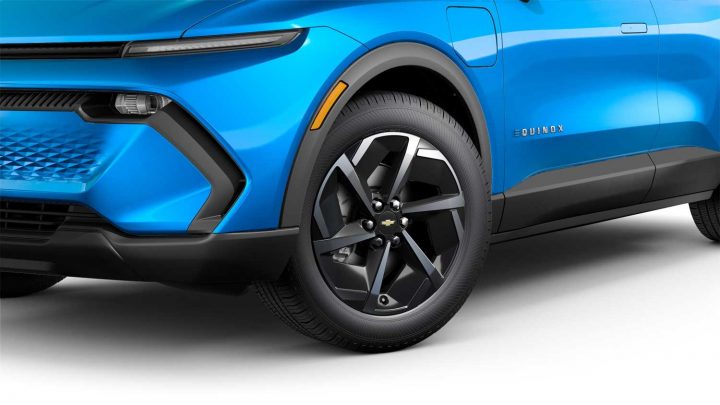 Detail of the 2025 Chevy Equinox EV wheels.