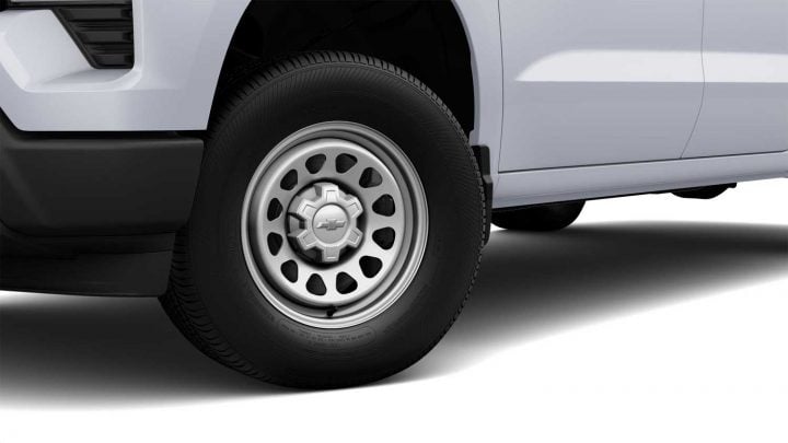 Detail view of the Chevy Silverado 1500 wheels. 