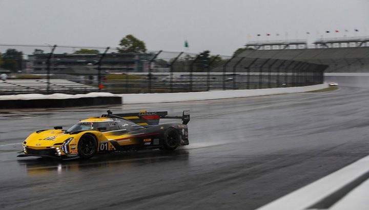 No. 01 Cadillac Racing V-Series.R on the track at Indy.