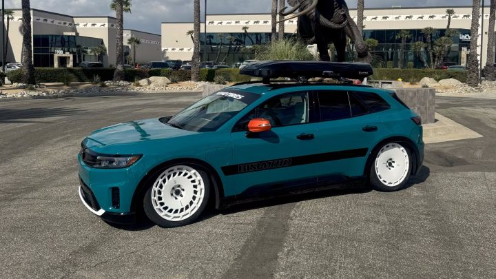 SEMA Honda Prologue customized by Bisimoto.