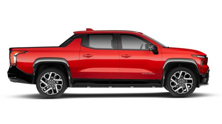 Side view of the 2025 Chevy Silverado EV. 