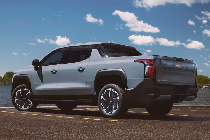 The exterior of the 2025 Chevy Silverado EV LT.