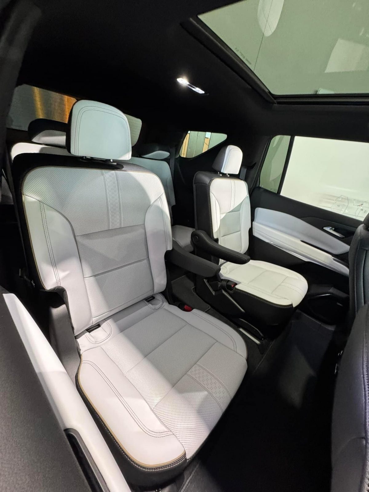 2025 Chevrolet Traverse High Country Interior 002 First Look Second Row Passenger Seat 1200x1600