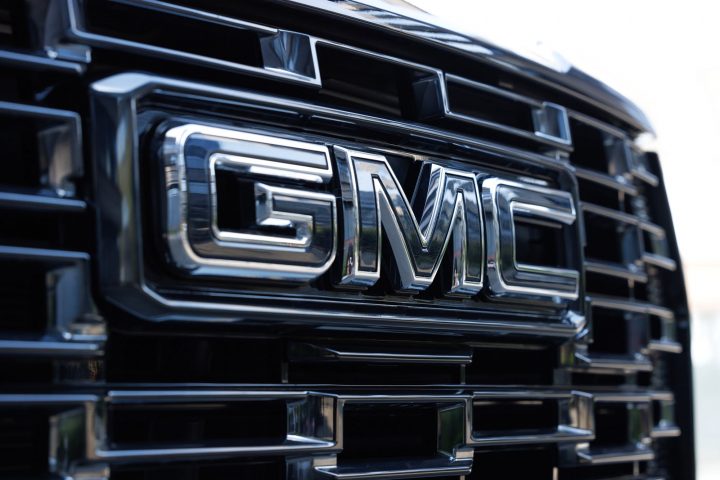 Front end view of the 2025 GMC Yukon Denali Ultimate for China.