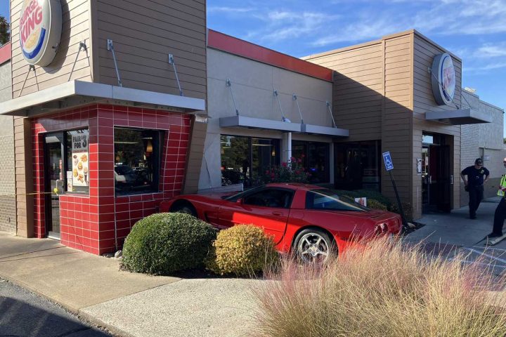The crashed Chevy Corvette C5 outside the restaurant.