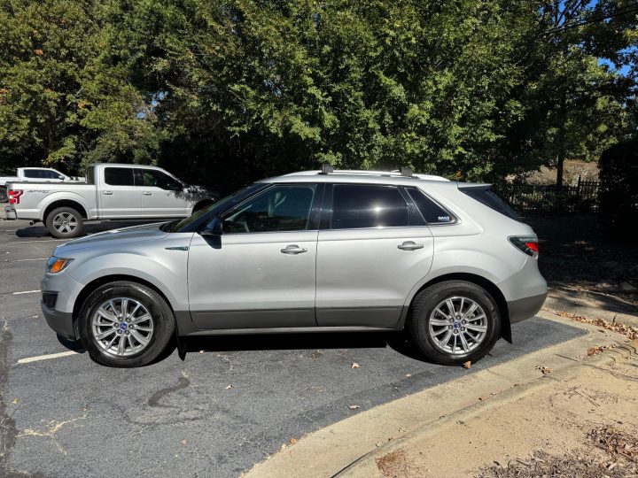 2011 Saab 9-4X driver side profile.