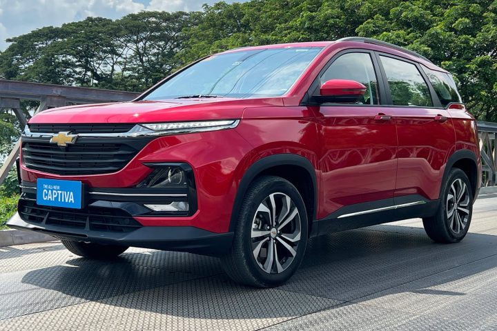 Front three-quarters view of the 2025 Chevy Captiva for the Philippines.