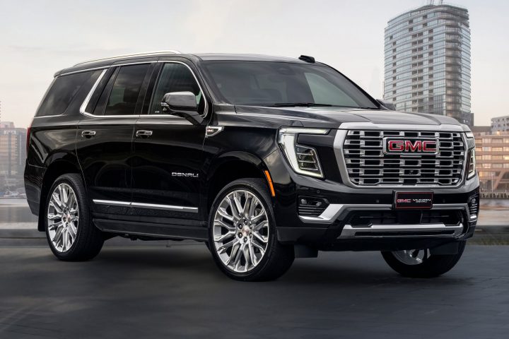 Front three-quarters view of the 2025 GMC Yukon Denali for Australia and NZ.