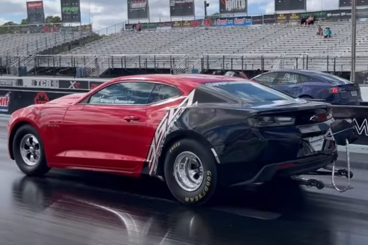 COPO Camaro drag racing Tesla Model S Plaid.