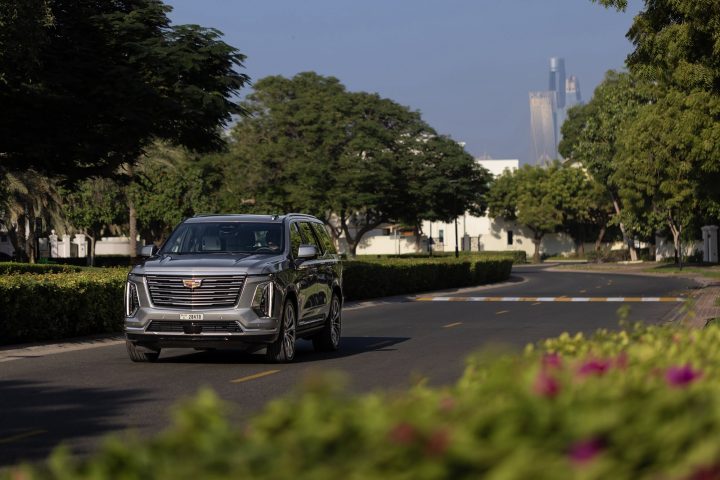 Front three-quarter view of the 2025 Cadillac Escalade in the Middle East.