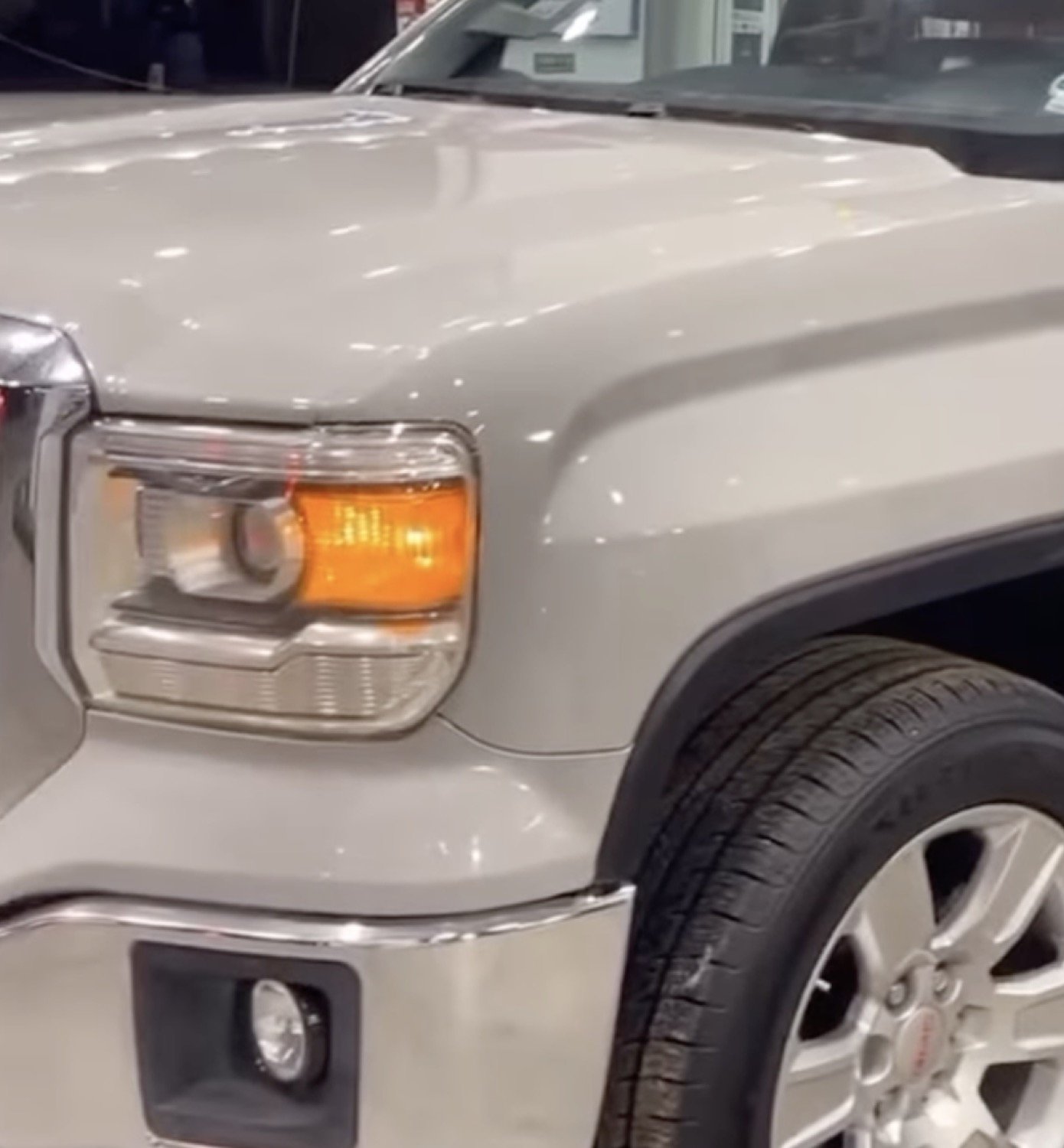 ModernDay GMC Sierra Stepside Brings Nostalgic Style Video