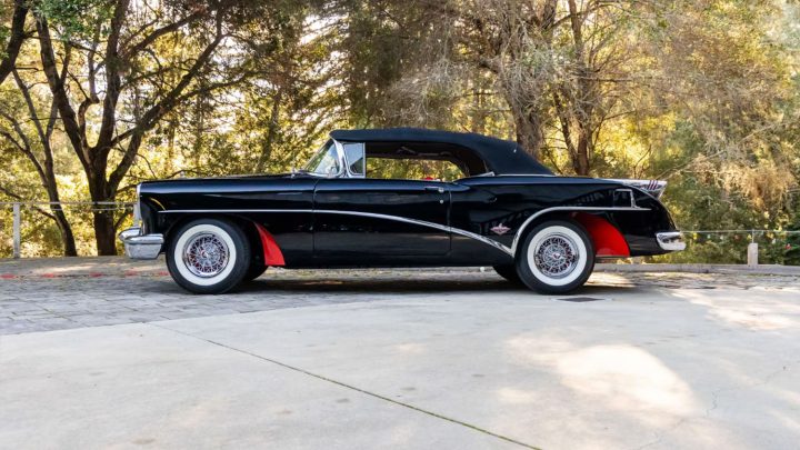 Side profile of the 1954 Buick Skylark heading to auction.