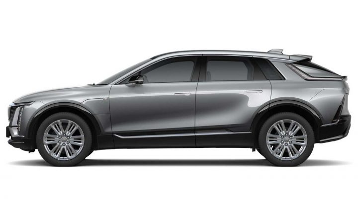 Side view of the Cadillac Lyriq. 