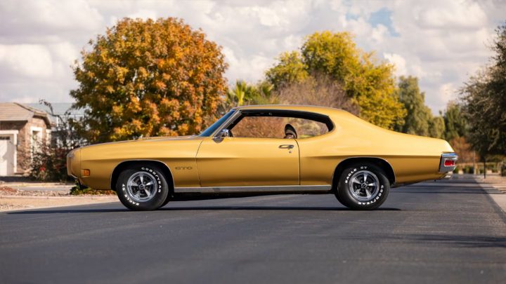 Side view of the 1970 Pontiac GTO Ram Air III heading to auction.