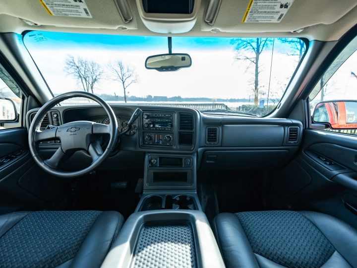 2003 Chevy Avalanche dash.