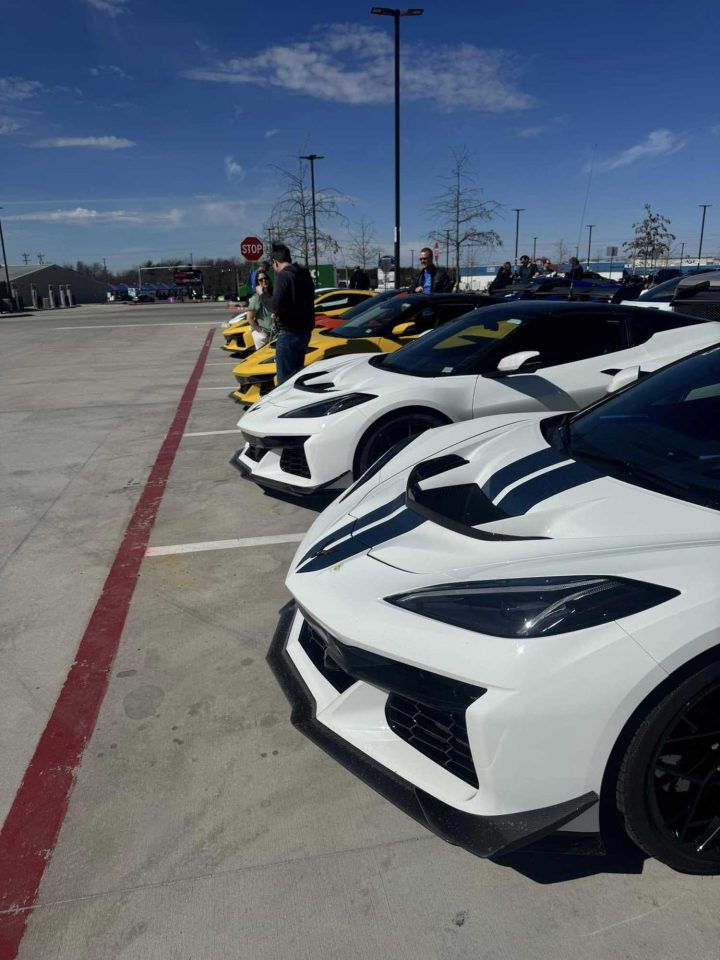 2025 Chevy Corvette ZR1 models in a Buc-ee's parking lot.