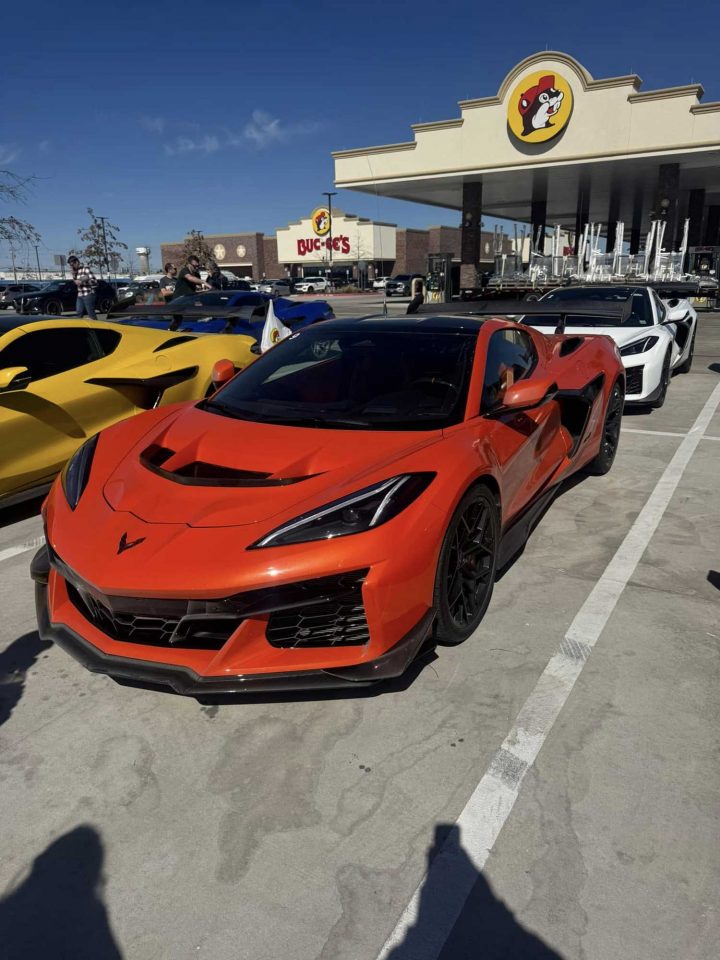 2025 Chevy Corvette ZR1 models in a Buc-ee's parking lot.