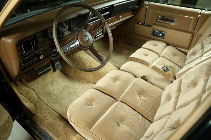 1985 Pontiac Parisienne dash.