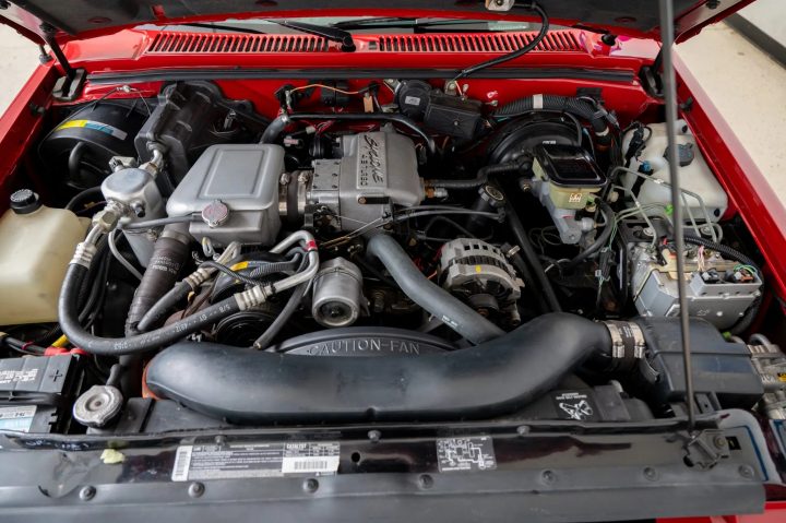 1993 GMC Typhoon engine bay.