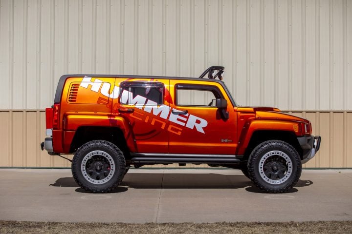 2008 Hummer H3R passenger side profile.