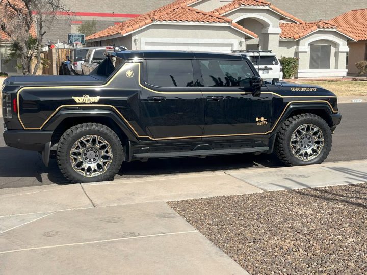 2024 GMC Hummer EV Pickup Bandit side profile